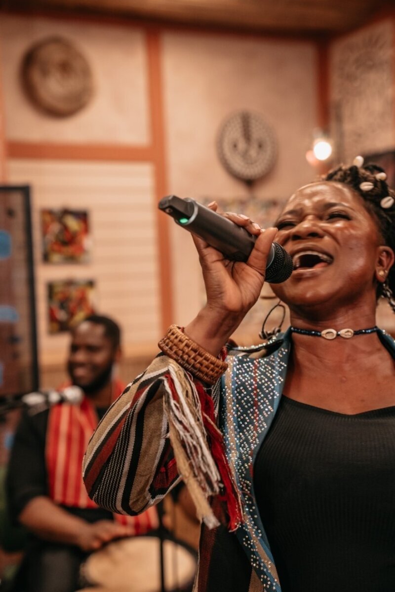 Singer Kayefi Kayefi -